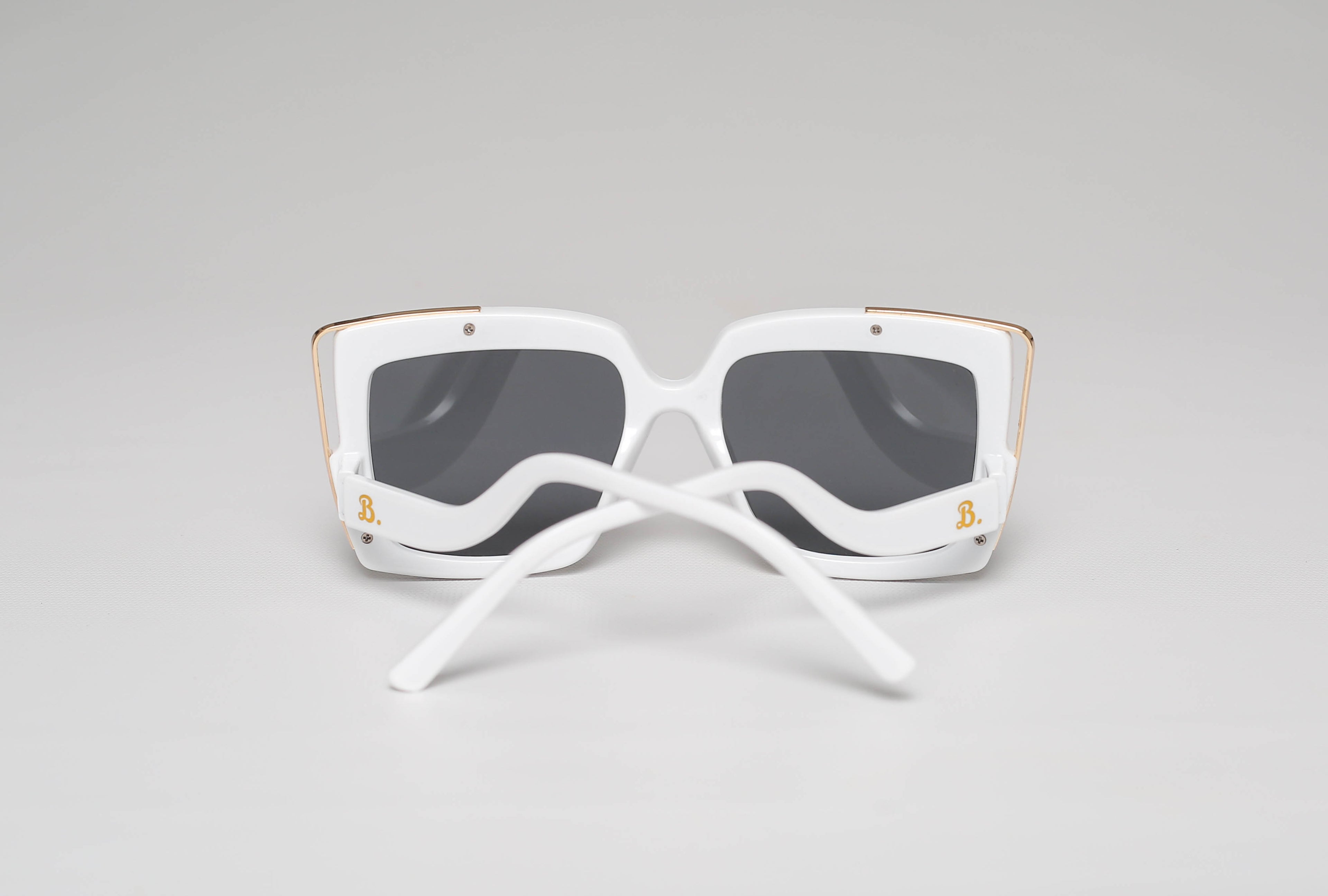 NEU B ( White )